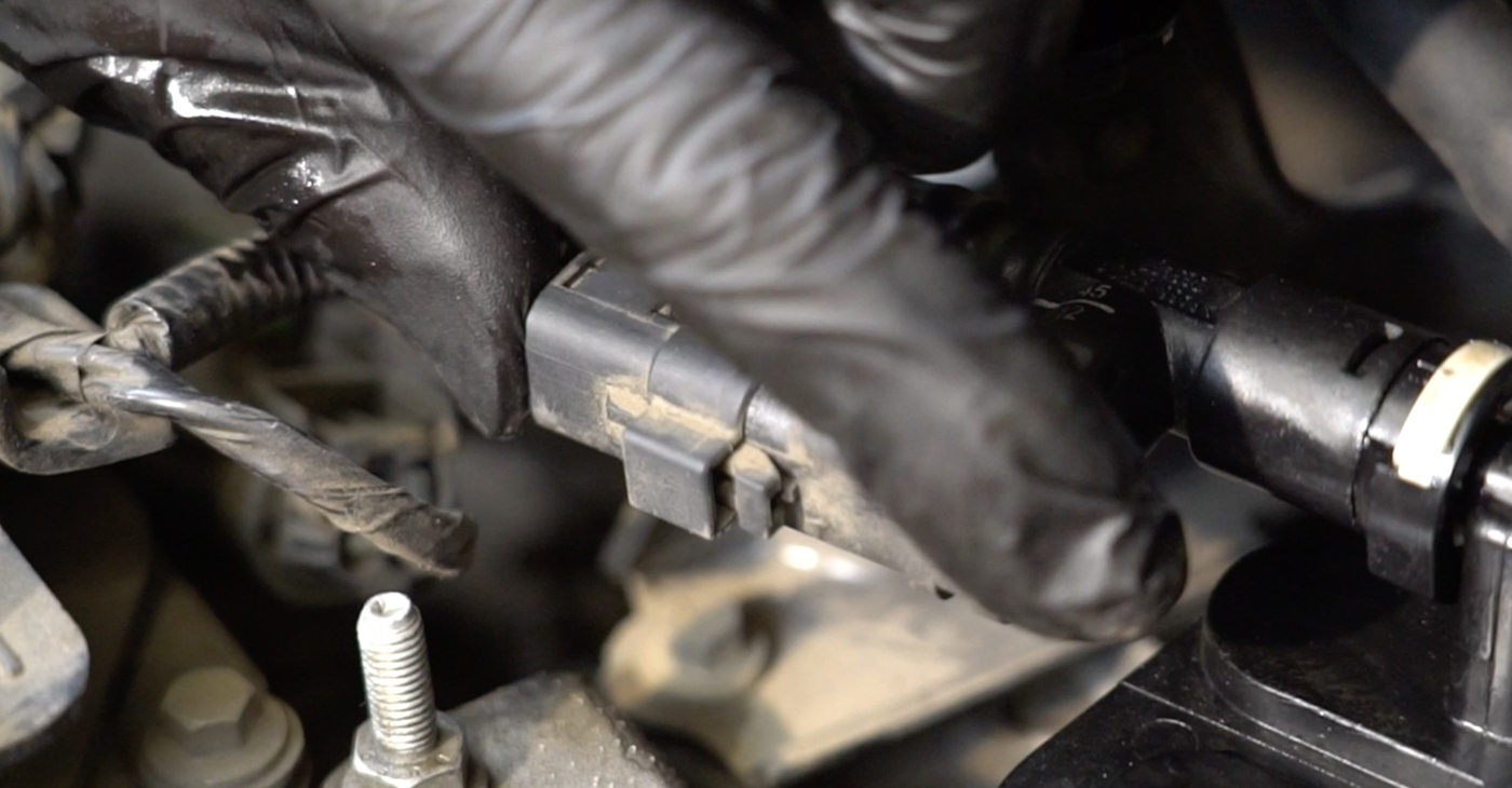 Kraftstofffilter Ford Grand C MAX Van 2.0 TDCi 2012 wechseln: Kostenlose Reparaturhandbücher