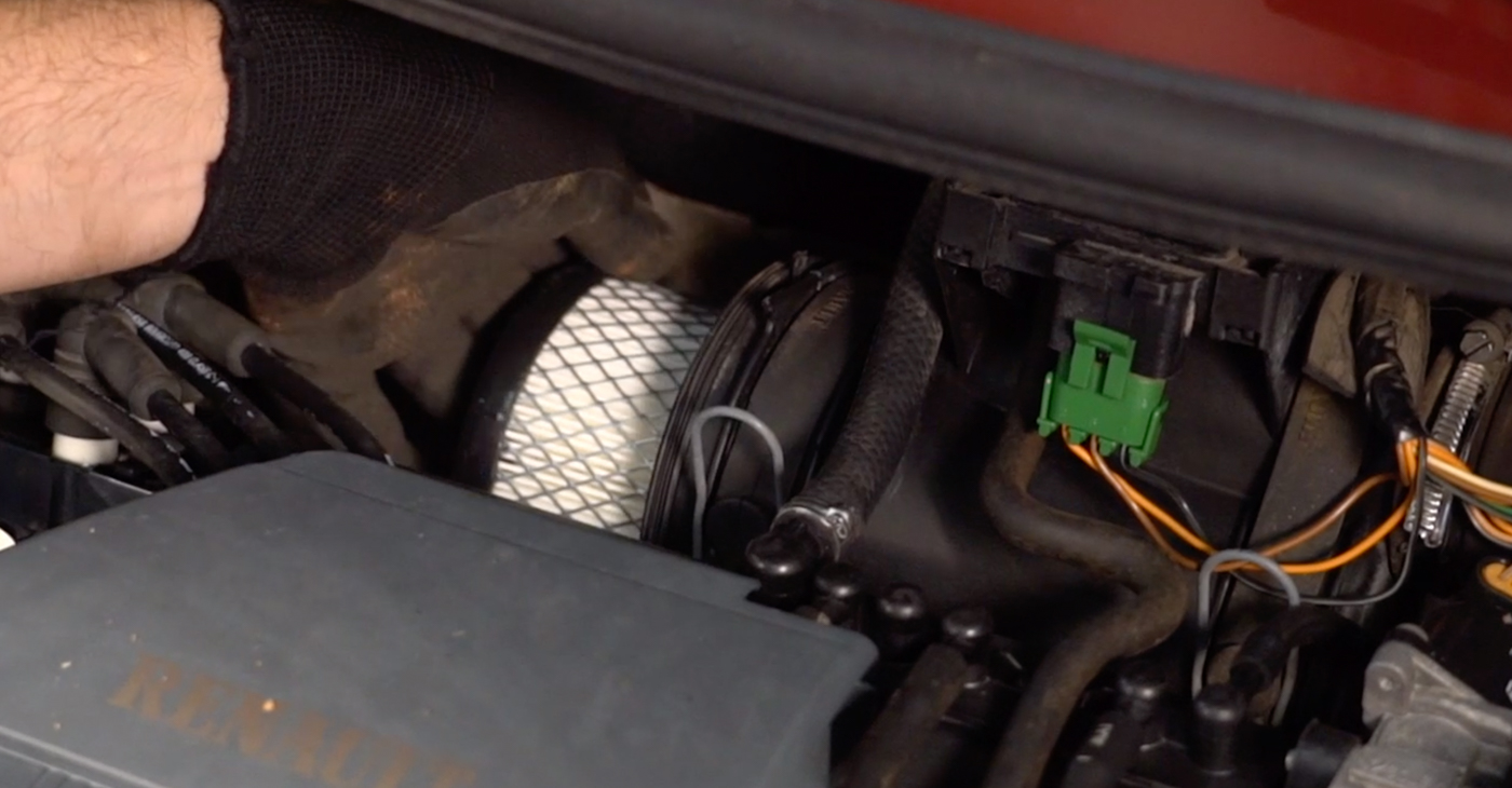 Cum să filtru aer la RENAULT Twingo II Hatchback | Ghid de înlocuire