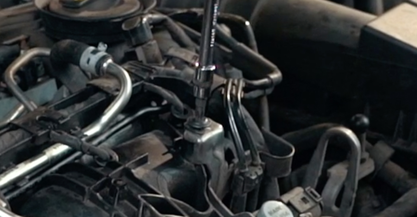 Wie man Ölfilter beim VW Crafter 30 Kastenwagen 2006 wechselt - Gratis PDF- und Video-Tutorials